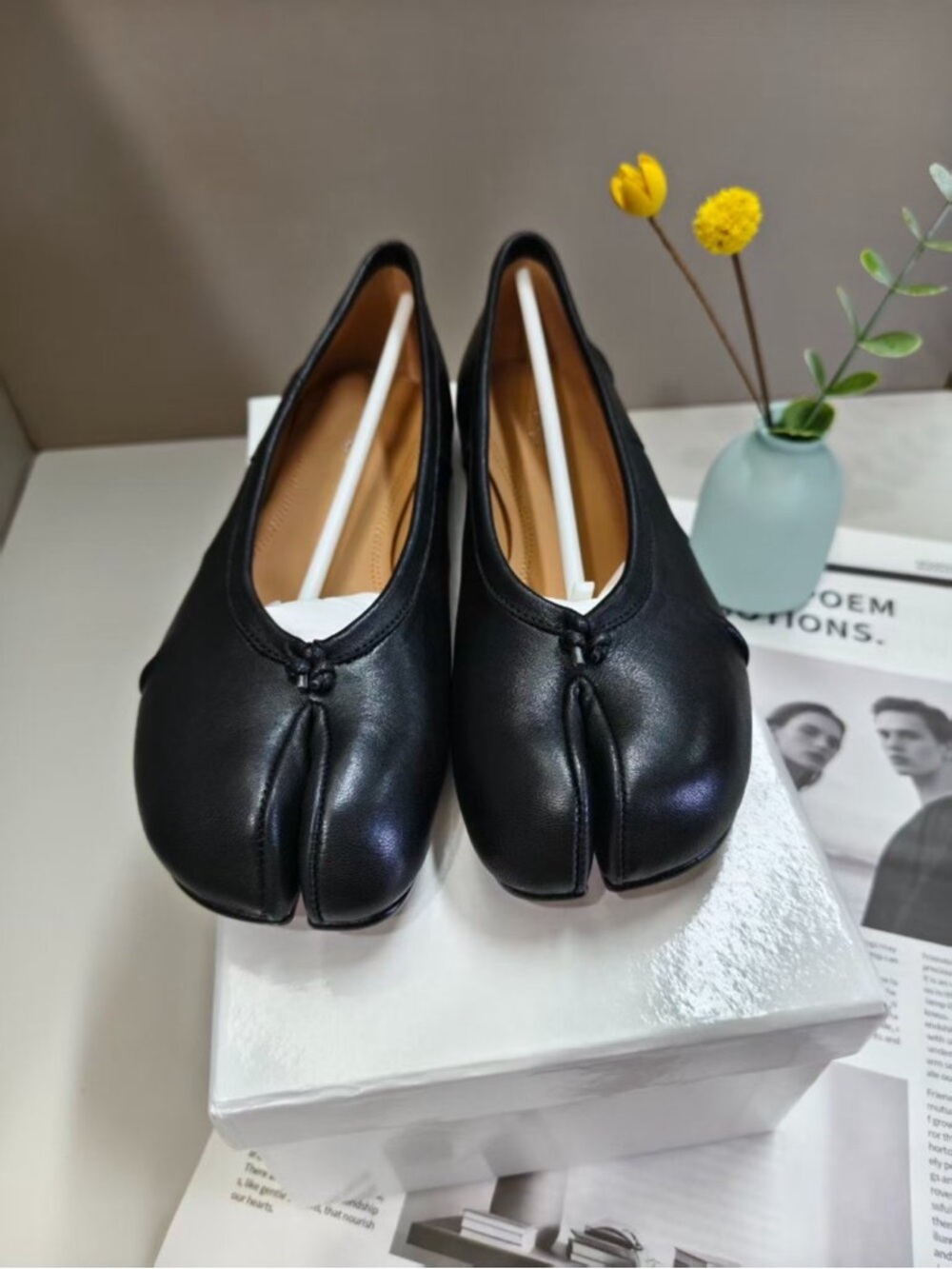Maison Martin Margiela Black Split-Toe Leather Flats